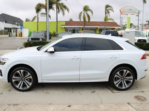 Used 2019 Audi Q8 Premium Plus w/ Premium Plus AWD/4WD image 2