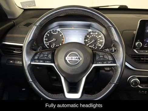 Used 2021 Nissan Altima 2.5 SR FWD image 6