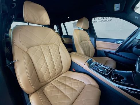 Used 2023 BMW X7 xDrive40i w/ M Sport Package image 31