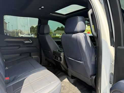 Used 2023 Chevrolet Silverado 1500 High Country w/ High Country Premium Package AWD/4WD image 18