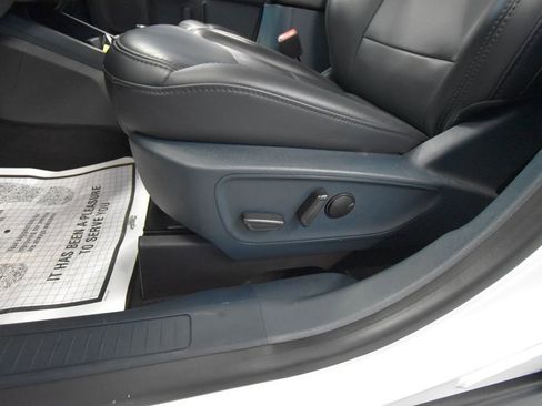 Used 2024 Ford Maverick Lariat w/ Black Appearance Package image 6