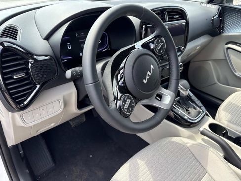 New 2025 Kia Soul EX image 24