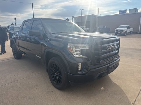 Used 2020 GMC Sierra 1500 Elevation w/ Elevation Value Package image 3