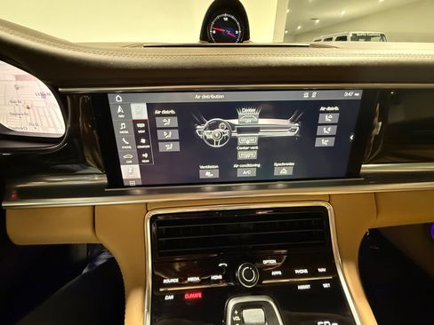 Used 2018 Porsche Panamera Turbo AWD/4WD image 34