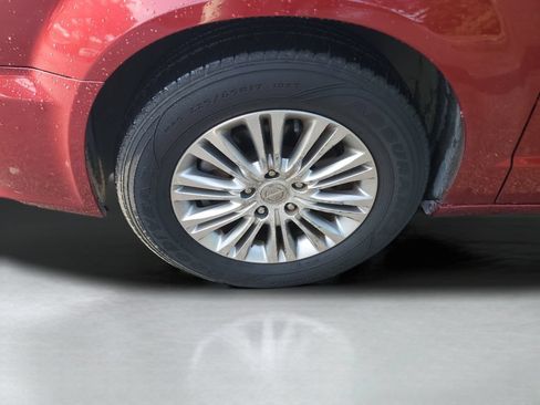 Used 2014 Chrysler Town & Country Touring-L FWD image 25