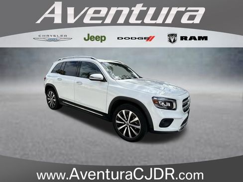 Used 2022 Mercedes-Benz GLB 250 w/ Premium Package Lite image 1