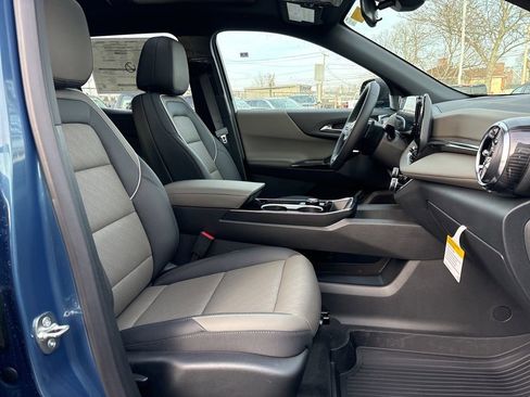 New 2026 Chevrolet Equinox LT w/ Convenience Package II image 24