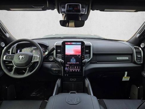 New 2026 RAM 2500 Laramie AWD/4WD image 15