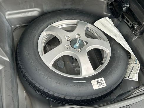 Certified 2024 Jeep Grand Cherokee Limited w/ Black Appearance Package image 46