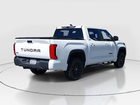 Used 2024 Toyota Tundra Limited AWD/4WD image 7