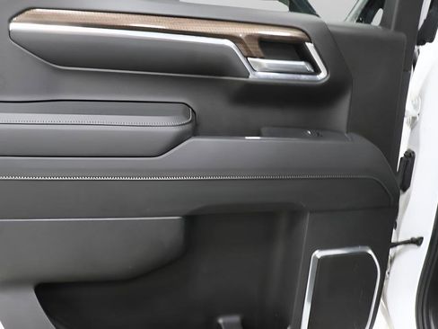 Used 2024 Chevrolet Silverado 1500 RST w/ Redline Edition AWD/4WD image 22