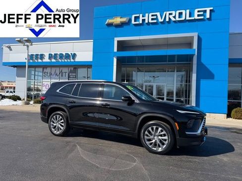 Used 2025 Buick Enclave Preferred image 1