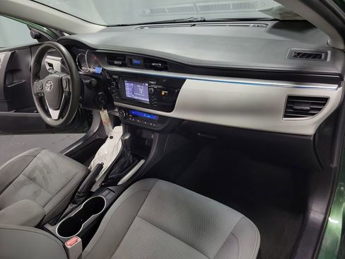 Used 2016 Toyota Corolla LE image 22