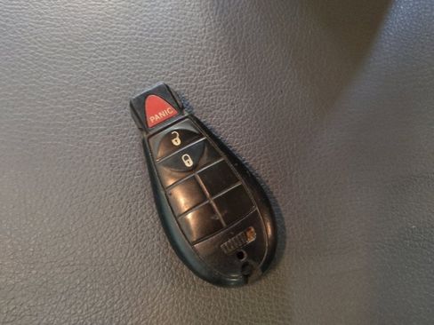 Used 2017 RAM 1500 Express RWD image 32