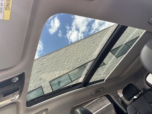 Certified 2023 Kia Sorento SX FWD image 38