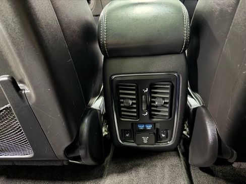 Used 2014 Jeep Grand Cherokee Overland AWD/4WD image 16