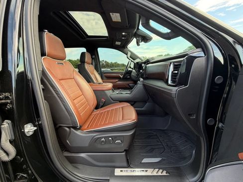 Used 2024 GMC Sierra 3500 Denali Ultimate AWD/4WD image 24