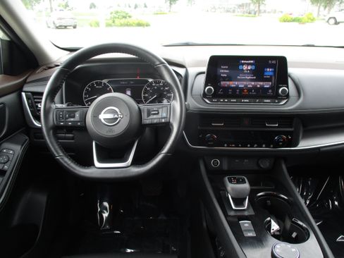 Used 2023 Nissan Rogue SV w/ SV Premium B Package AWD/4WD image 16