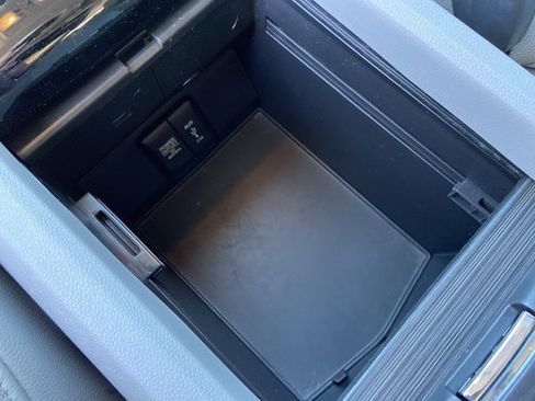 Used 2018 Honda Pilot Touring image 47