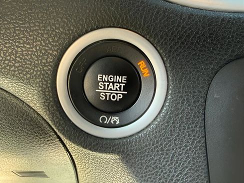 Used 2022 Dodge Charger SXT image 17