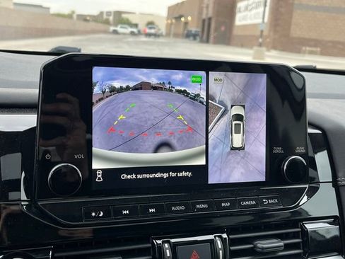 Used 2022 Nissan Pathfinder Platinum w/ Lighting Package (N92) image 26