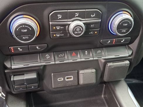 Used 2022 Chevrolet Silverado 1500 LT Trail Boss w/ Convenience Package II image 16