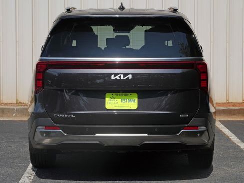 Used 2025 Kia Carnival SX FWD image 58