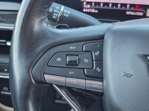 Used 2024 Cadillac Escalade Premium Luxury AWD/4WD image 34
