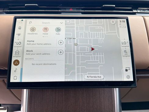 Used 2024 Land Rover Range Rover Long Wheelbase SE image 32