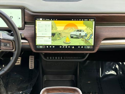 Used 2022 Rivian R1T Adventure image 23