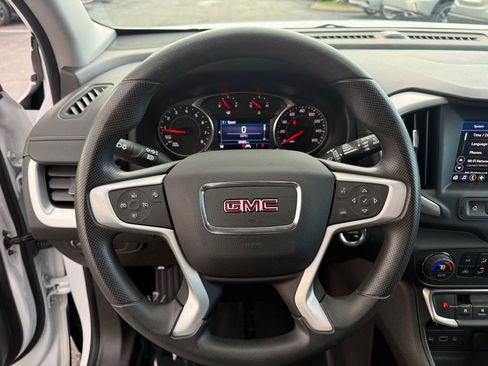 Used 2023 GMC Terrain SLE w/ Driver Convenience Package image 8