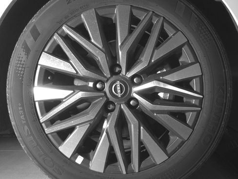 Used 2025 Nissan Altima 2.5 SV image 13