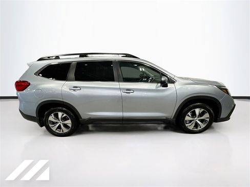 Certified 2023 Subaru Ascent Premium w/ Convenience Package image 4