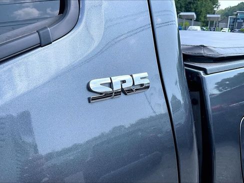 Used 2021 Toyota Tacoma SR5 AWD/4WD image 25