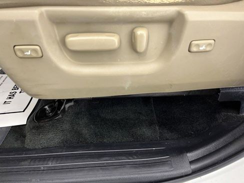 Used 2017 Toyota Sequoia Platinum RWD image 31