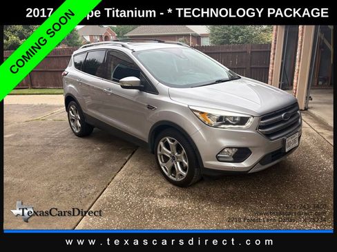 Used 2017 Ford Escape Titanium w/ Equipment Group 301A FWD image 3