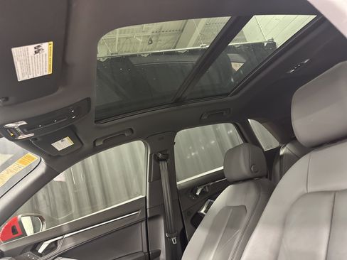 Used 2019 Audi Q3 2.0T Premium Plus w/ Premium Plus Package AWD/4WD image 28