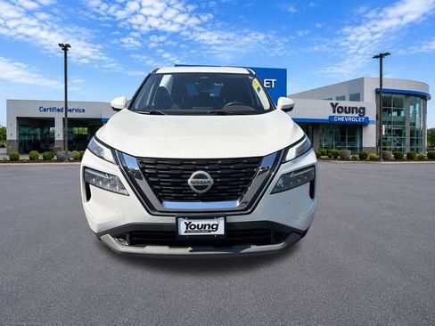 Used 2021 Nissan Rogue SV AWD/4WD image 2