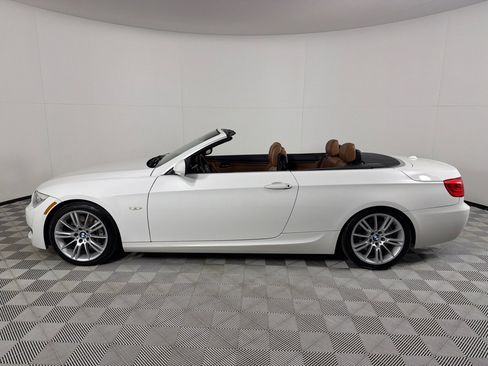 Used 2012 BMW 335i Convertible w/ M Sport Pkg image 8