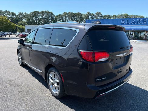 Used 2018 Chrysler Pacifica Touring-L Plus w/ Advanced Safetytec Group FWD image 5