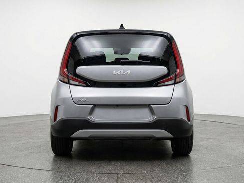 Used 2025 Kia Soul LX w/ LX Technology Package FWD image 7