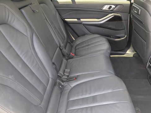Used 2019 BMW X7 xDrive40i w/ Parking Assistance Package image 14