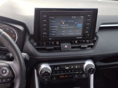 Used 2021 Toyota RAV4 XLE w/ Convenience Package image 8