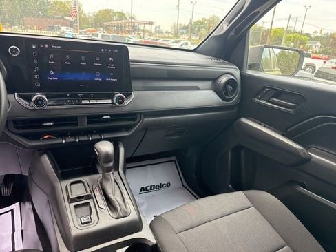 Used 2023 Chevrolet Colorado W/T RWD image 23