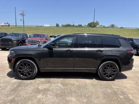 Used 2024 Jeep Grand Cherokee L Summit AWD/4WD image 11