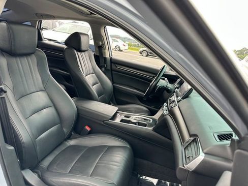 Used 2021 Honda Accord Touring image 35