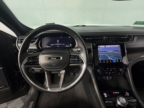 Used 2022 Jeep Grand Cherokee Overland AWD/4WD image 14