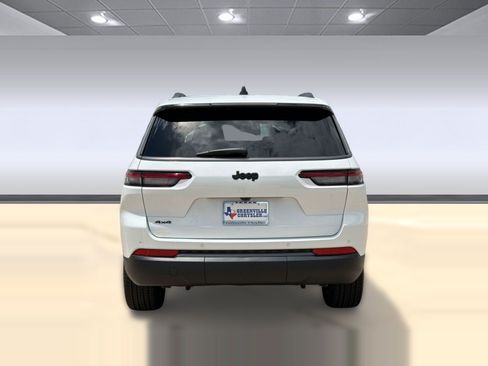 New 2026 Jeep Grand Cherokee L Limited w/ Limited Altitude Package AWD/4WD image 10