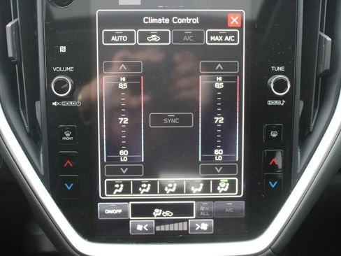 Used 2025 Subaru Crosstrek 2.0i Premium image 17