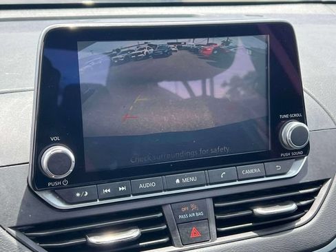 Certified 2022 Nissan Altima 2.5 SV FWD image 33